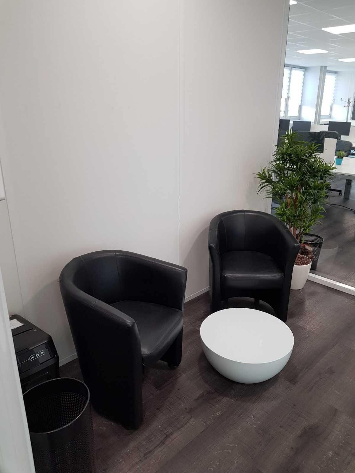 Bureaux 290 m² + 5 places de parking — photo 3