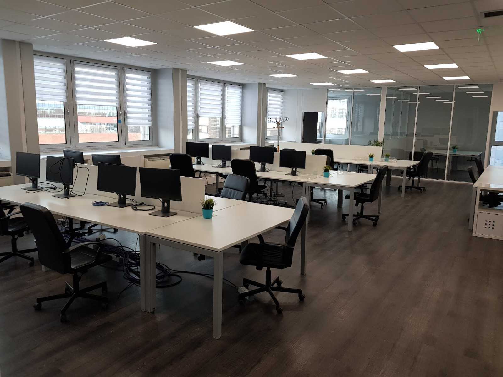 Bureaux 290 m² + 5 places de parking
