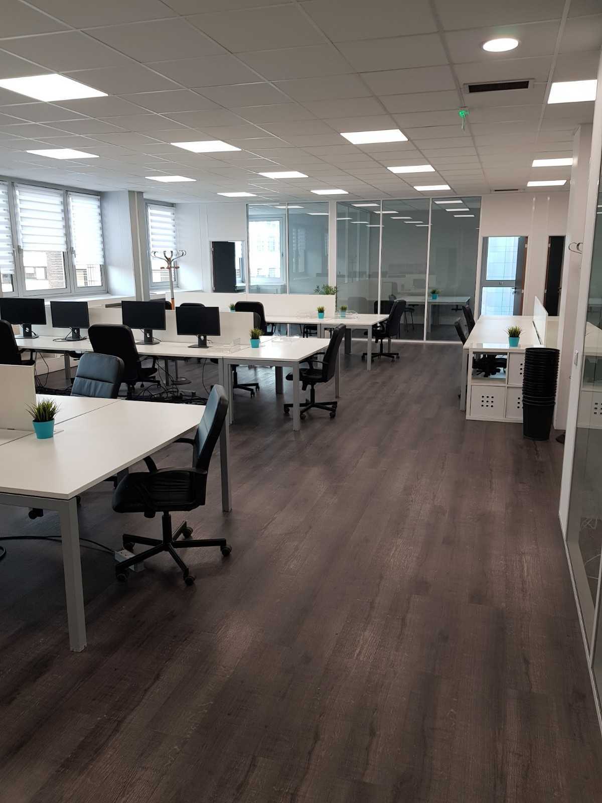 Bureaux 290 m² + 5 places de parking — photo 7