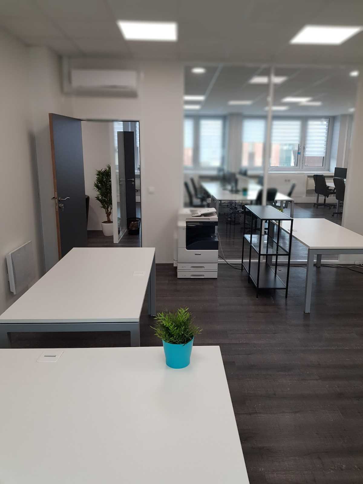 Bureaux 290 m² + 5 places de parking — photo 10