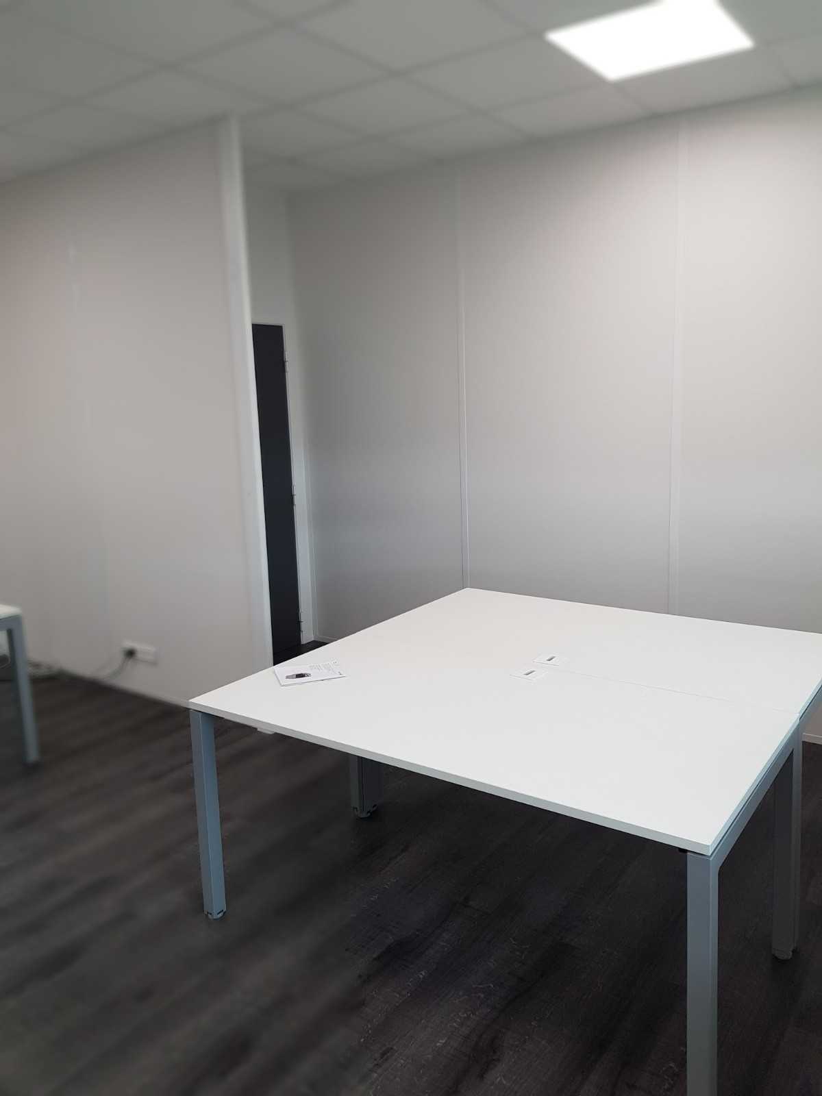 Bureaux 290 m² + 5 places de parking — photo 11