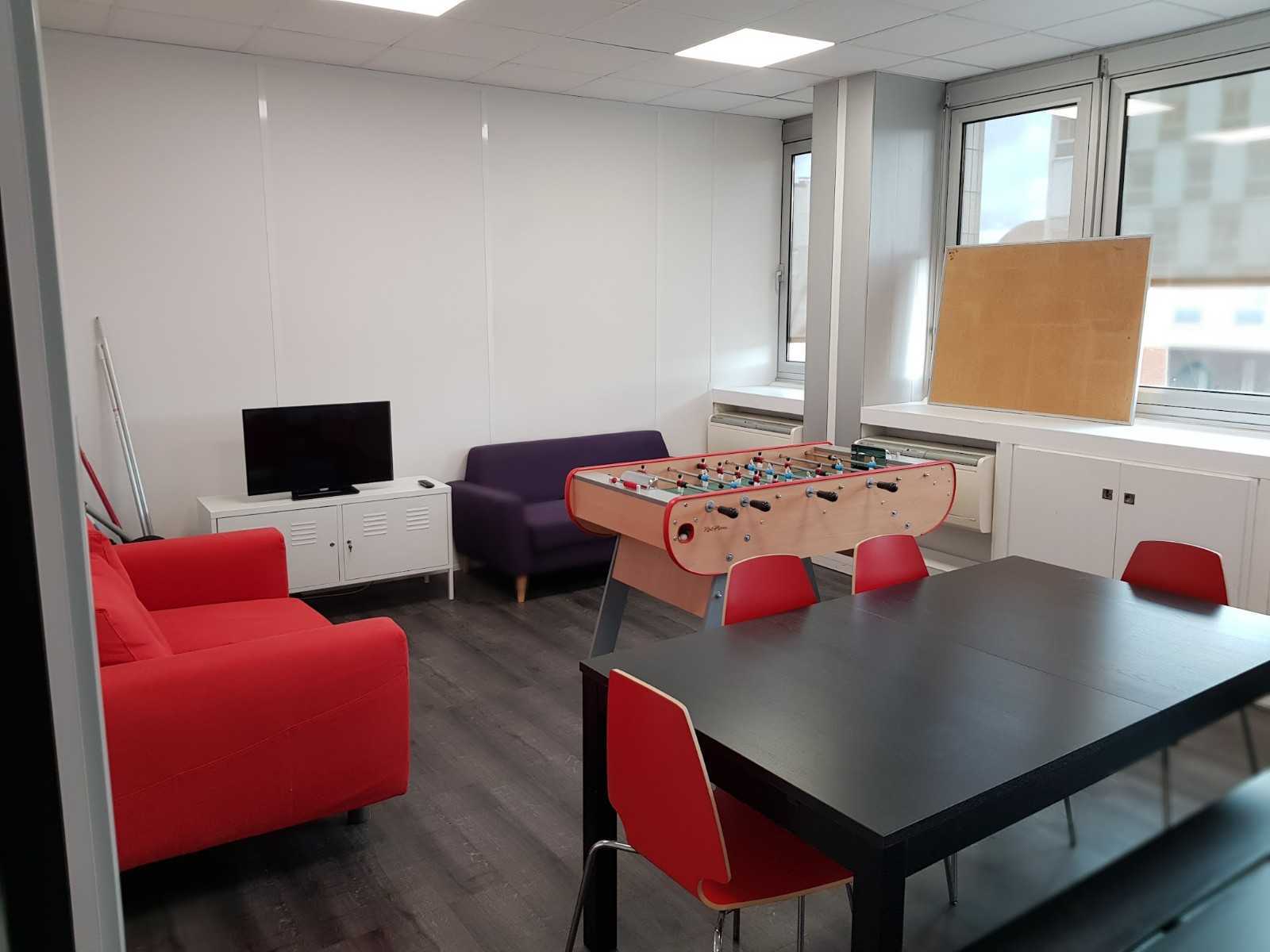 Bureaux 290 m² + 5 places de parking — photo 16