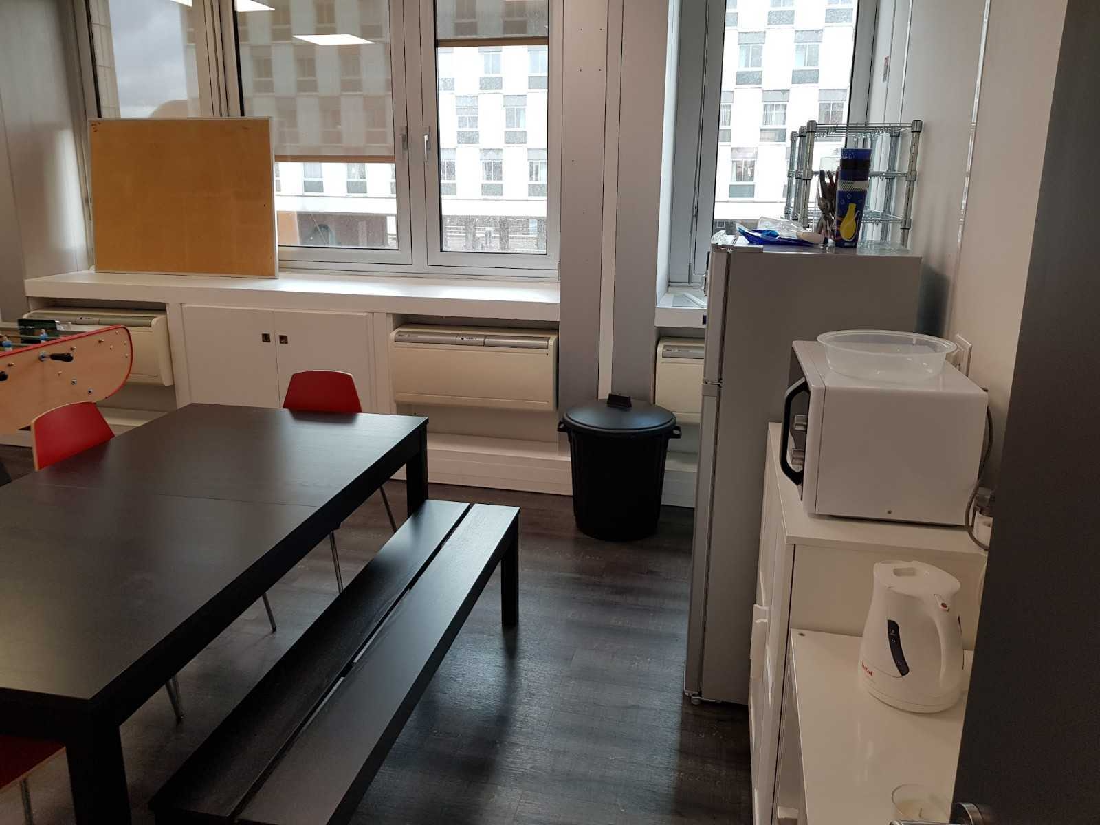 Bureaux 290 m² + 5 places de parking — photo 17