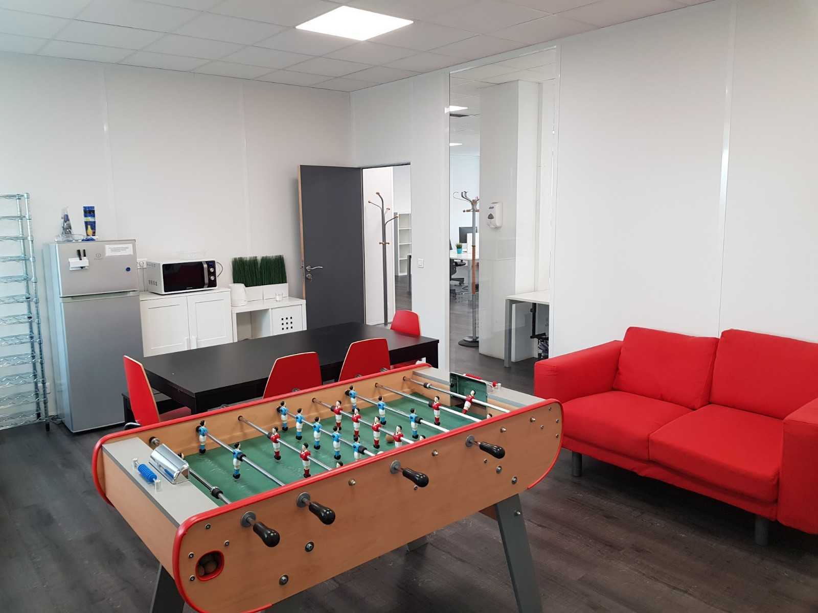 Bureaux 290 m² + 5 places de parking — photo 18