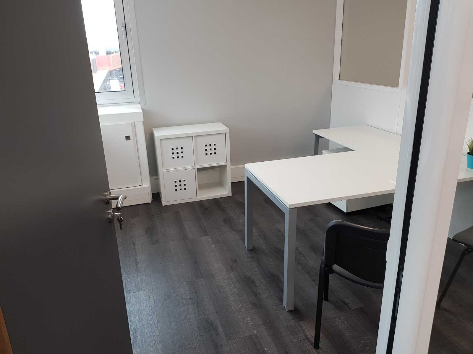 Bureaux 290 m² + 5 places de parking — photo 19