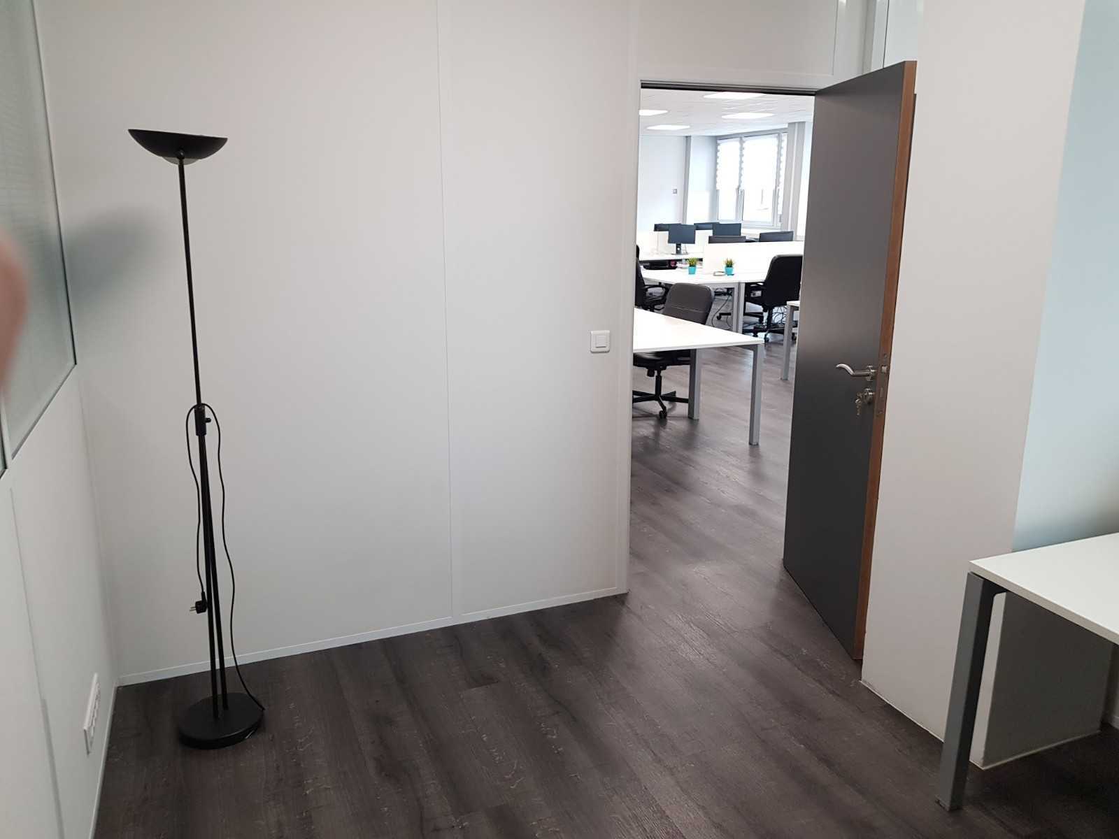 Bureaux 290 m² + 5 places de parking — photo 23