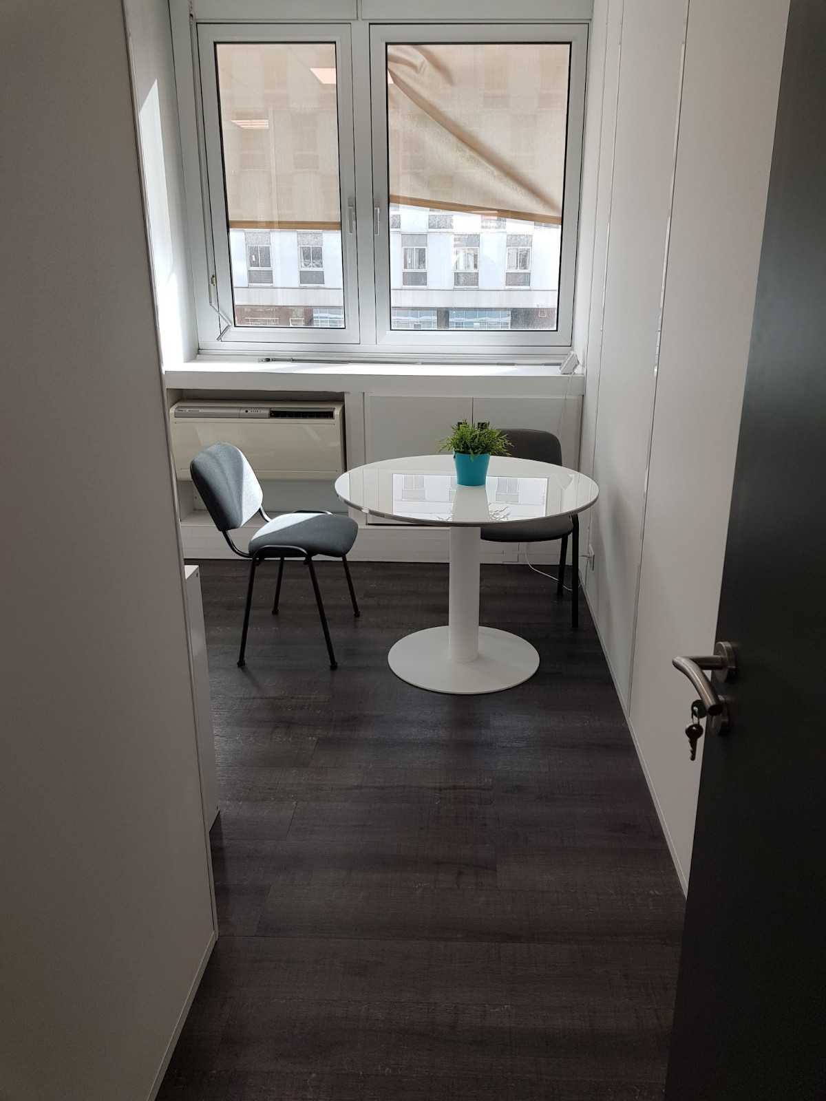 Bureaux 290 m² + 5 places de parking — photo 24
