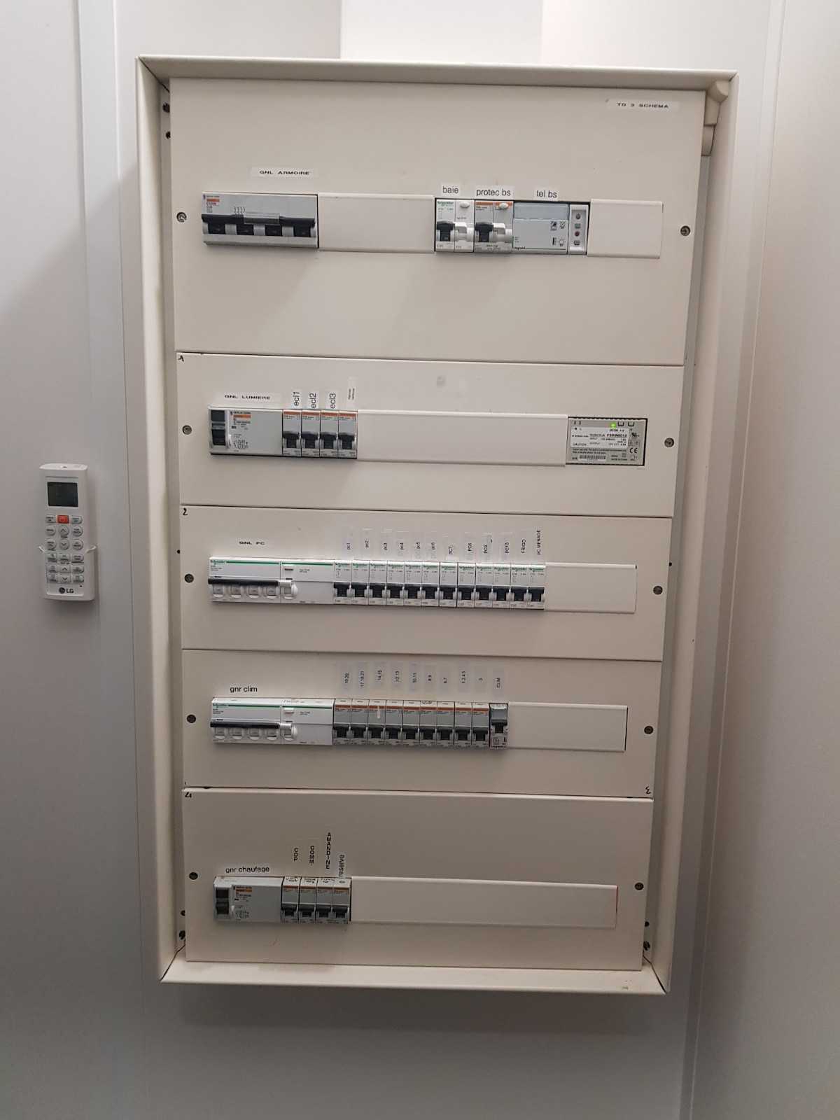 Bureaux 290 m² + 5 places de parking — photo 27