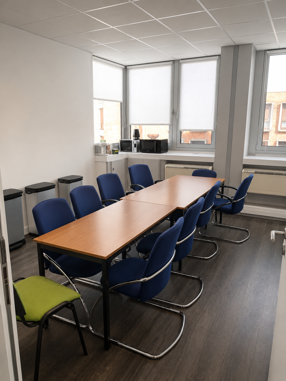 Bureaux de 87 m²  + 2 places de parking — photo 3